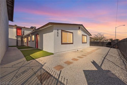 488 Albert Ave, Las Vegas, NV, 89119-9424 | Card Image