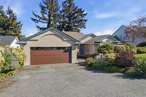 136 Heritage Dr, Nanaimo, BC, V9V1H8 | Card Image