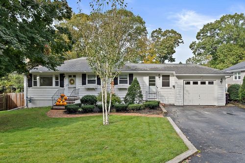 71 Southern Ave, Weymouth, MA, 02188-1805 | Card Image