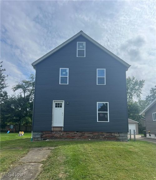 416 Bronson St, Medina, OH, 44256-1804 | Card Image