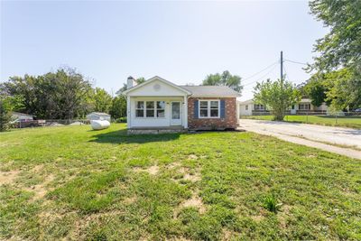 View of front of house with a front yard | Image 1