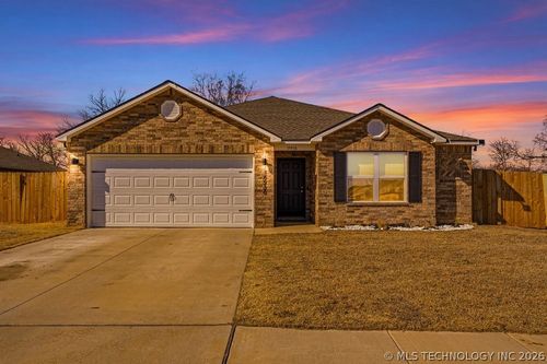 15930 S 74th East Ave, Bixby, OK, 74008-2693 | Card Image