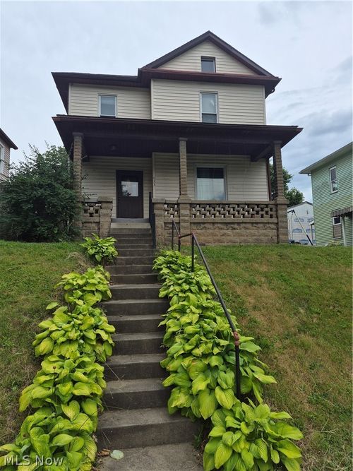 433 Woodlawn Ave, Cambridge, OH, 43725-2753 | Card Image