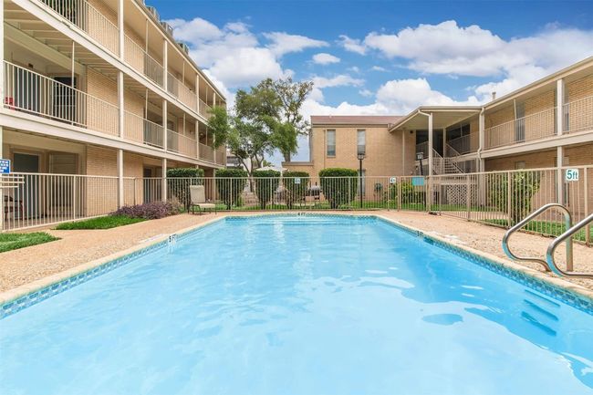 APT-316 - 6008 N Lamar Blvd, Condo with 1 bedrooms, 1 bathrooms and 1 parking in Austin TX | Image 9