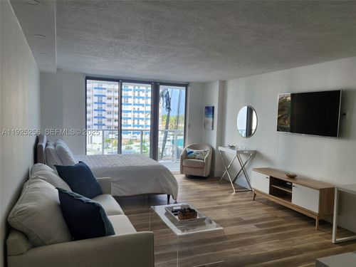 307-3180 S Ocean Dr, Hallandale Beach, FL, 33009-7247 | Card Image