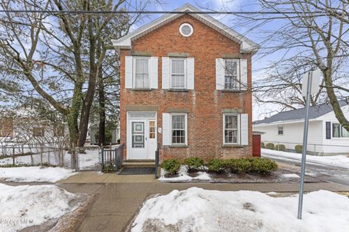 324 2nd Ave, Watervliet, NY, 12189-3918 | Card Image