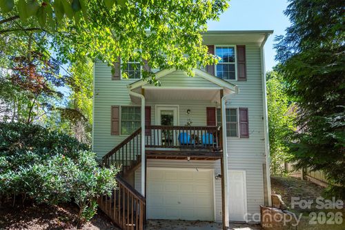17 Castle St, Asheville, NC, 28803-2526 | Card Image