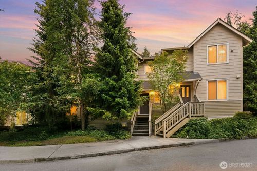 2161 Nw Boulder Way Dr, Issaquah, WA, 98027-5643 | Card Image