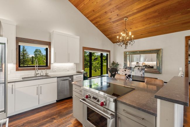 100 N Low Bench Rd, House other with 3 bedrooms, 2 bathrooms and null parking in Gallatin Gateway MT | Image 16
