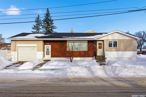 1020 9th Ave E, Regina, SK, S4N0H3 | Card Image