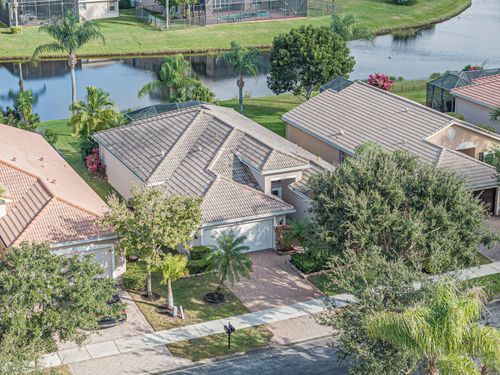 2082 Grey Falcon Cir Sw, Vero Beach, FL, 32962-8610 | Card Image