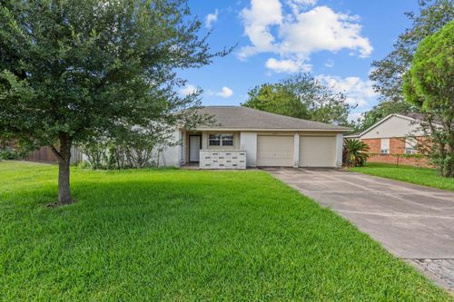 2311 20th Ave N, Texas City, TX, 77590-4803 | Card Image