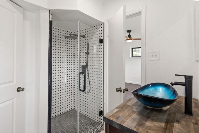 5726 Enchanted Ln, House other with 4 bedrooms, 2 bathrooms and null parking in Dallas TX | Image 16