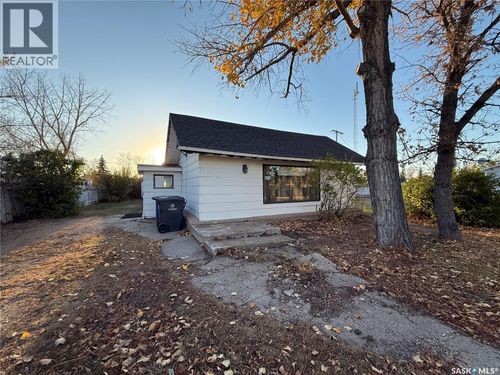 108 2nd Ave, Macrorie, SK, S0L2E0 | Card Image