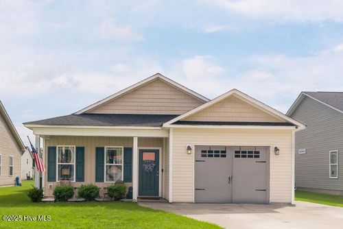307 E Hargett St, Richlands, NC, 28574-8194 | Card Image