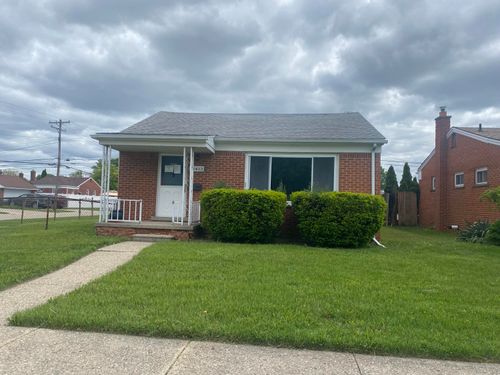 15413 Kennebec St, Southgate, MI, 48195-2037 | Card Image