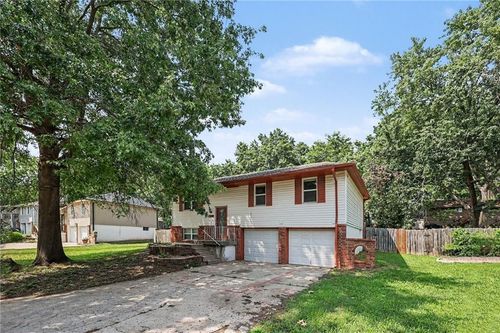 1110 R D Mize Rd, Grain Valley, MO, 64029-9432 | Card Image