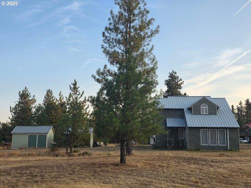 271 S Fairway Rd, Tygh Valley, OR, 97063-9752 | Card Image