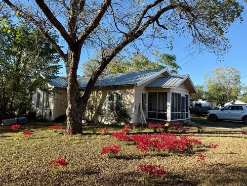 1604 N Travis Ave, Cameron, TX, 76520-1648 | Card Image