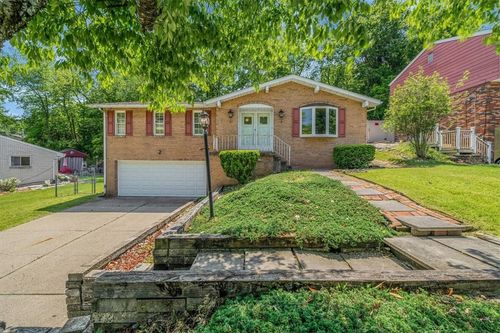 115 Cool Springs Rd, White Oak, PA, 15131-2032 | Card Image