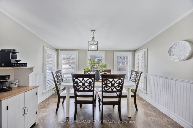 7913 Main St, House other with 3 bedrooms, 2 bathrooms and 4 parking in Adjala Tosorontio ON | Image 10