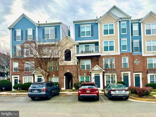apt-303-2305 Village Crossing Rd, FALLS CHURCH, VA, 22043-2394 | Card Image