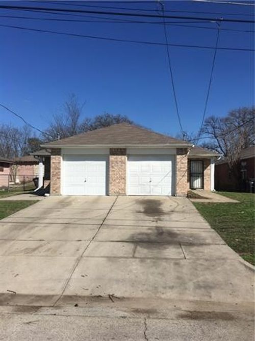 2011-2009 Danner St, Fort Worth, TX, 76105-3615 | Card Image