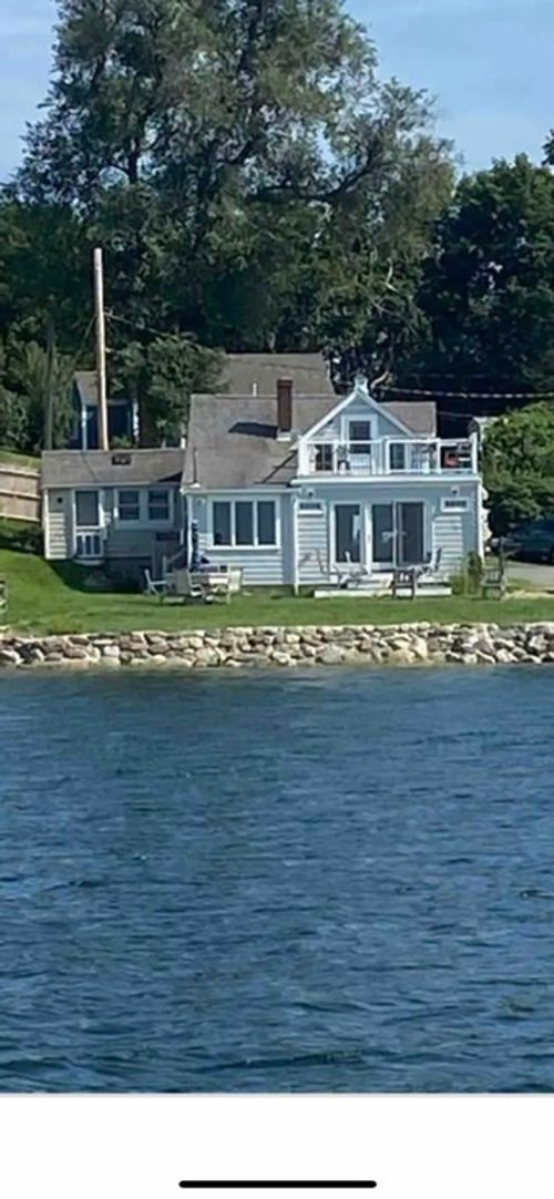 whole-25 Eagle Hill Rd, Ipswich, MA, 01938-1305 | Card Image