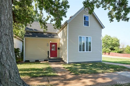 4528 Tholozan Ave, Saint Louis, MO, 63116-1621 | Card Image