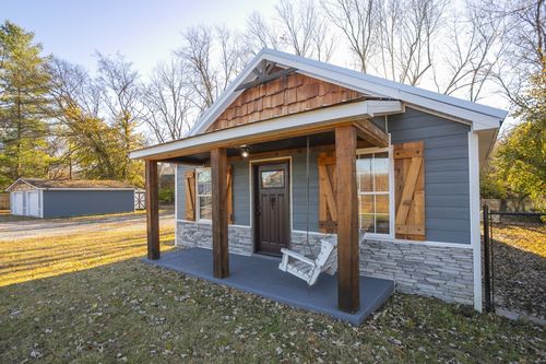 2828 Old Greenbrier Pike, Greenbrier, TN, 37073-4513 | Card Image