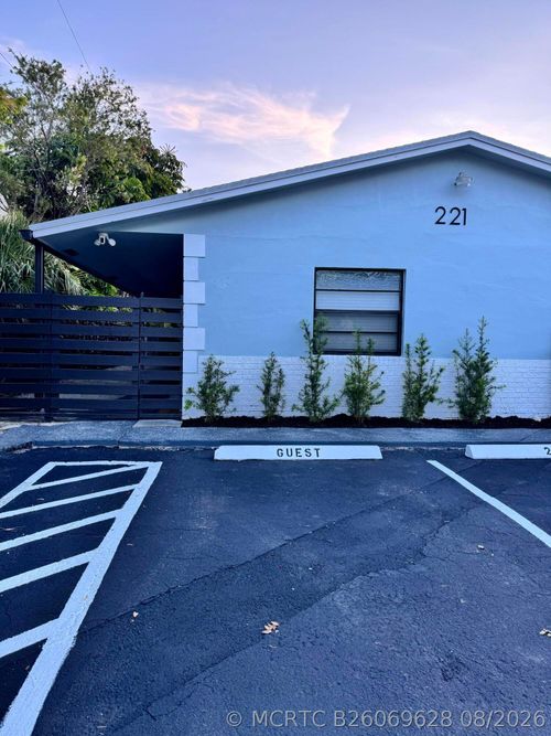 1-221 Se 11th Ave, Pompano Beach, FL, 33060-7560 | Card Image