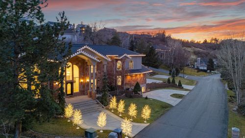 35 Lone Hollow Dr, Sandy, UT, 84092-5531 | Card Image