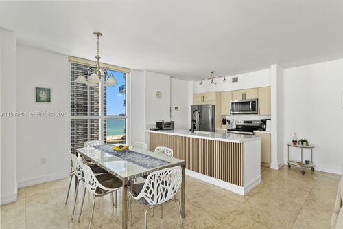 ph7-17555 Atlantic Blvd, Sunny Isles Beach, FL, 33160-2169 | Card Image