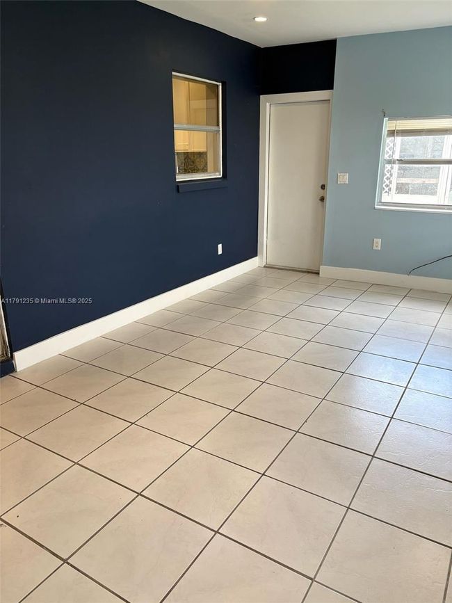 6807 Nw 75 Th St, House other with 2 bedrooms, 1 bathrooms and null parking in Tamarac FL | Image 25
