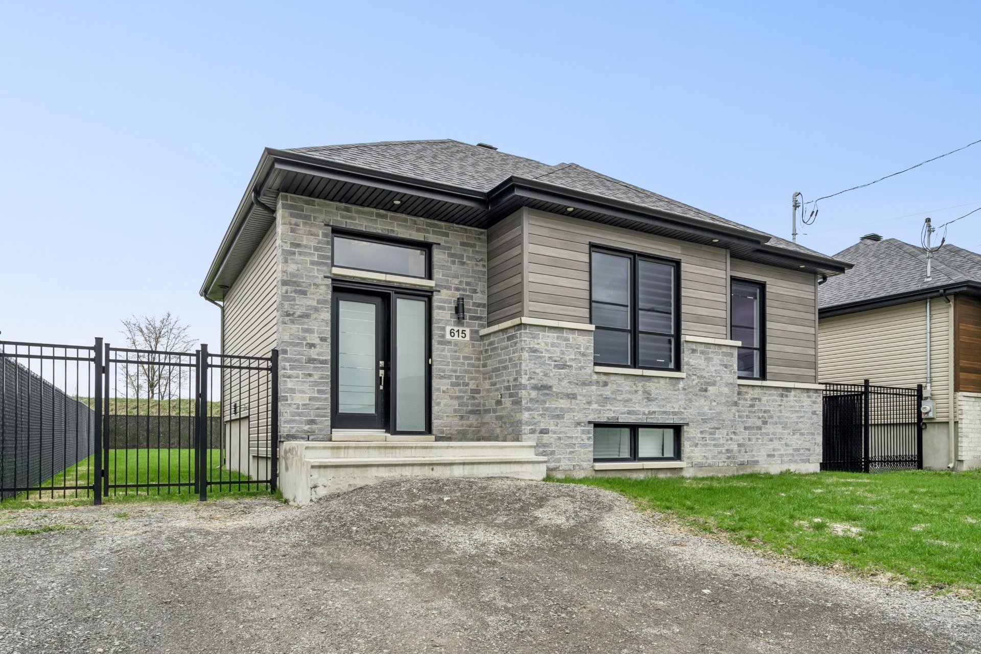 Residential in Saint-Lin/Laurentides 2