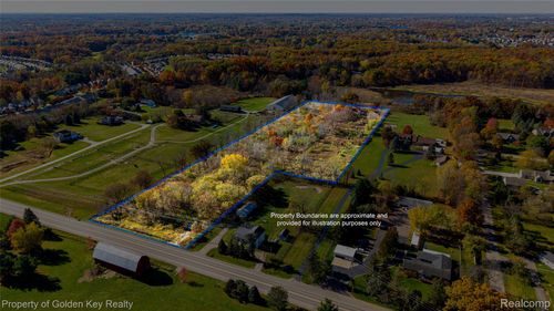 32 N Latson Rd, Howell, MI, 48843-9005 | Card Image