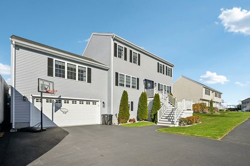 43 Gedney Dr, Peabody, MA, 01960-4514 | Card Image