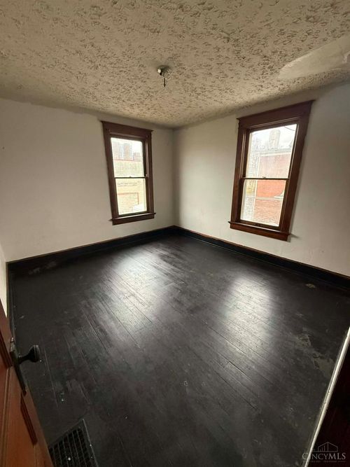 345 Buckeye St, Hamilton, OH, 45011-1630 | Card Image