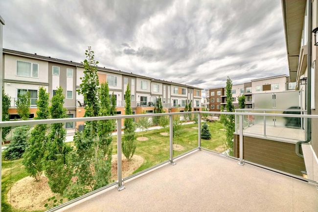 214 Shawnee Square Sw, Townhouse with 2 bedrooms, 3 bathrooms and 3 parking in Calgary AB | Image 20