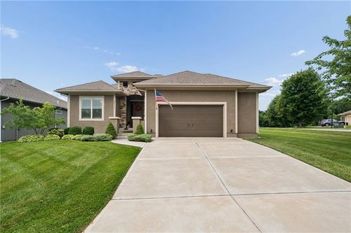 3111 N 118th Ter, Kansas City, KS, 66109-7867 | Card Image