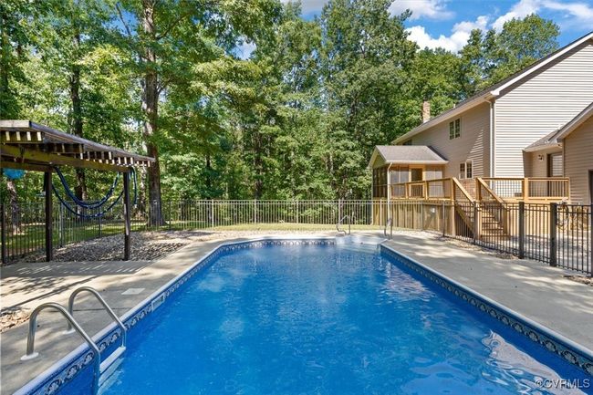 View of swimming pool | Image 21