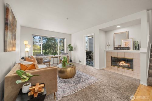 apt-3-8322 166th Ave Ne, Redmond, WA, 98052-3944 | Card Image