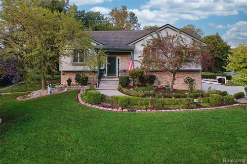 38508 Alma Ln, Westland, MI, 48185-7687 | Card Image