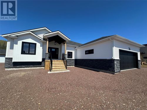 36 Mcdonald Cres, Bishops Falls, NL, A0H1C0 | Card Image