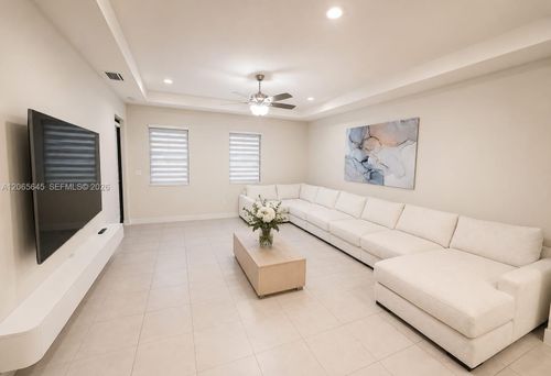 34-10407 Nw 82nd St, Doral, FL, 33178 | Card Image