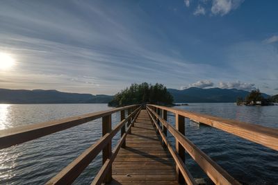 7629 Sechelt Inlet Rd, House other with 5 bedrooms, 3 bathrooms and 4 parking in Sechelt BC | Image 1