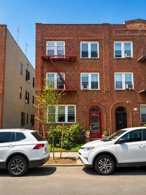 47-44 44th St, Woodside, NY, 11377-6366 | Card Image