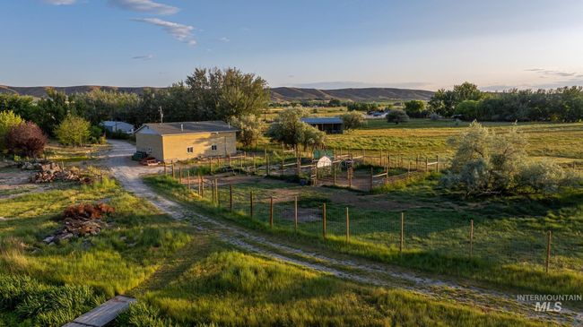 7110 W Highway 52, House other with 3 bedrooms, 1 bathrooms and 6 parking in Emmett ID | Image 44