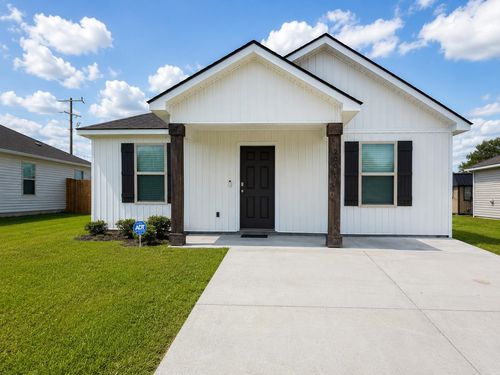 200 Benjamin Dr, Thibodaux, LA, 70301 | Card Image