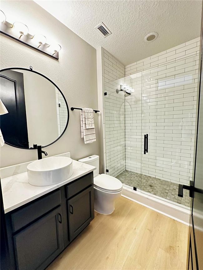 Bathroom 4 | Image 53